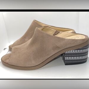 Sole Society  So-tammie peep toe Block heal mules